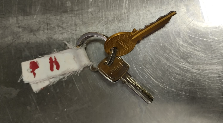 Llaves encontradas en el Club Social