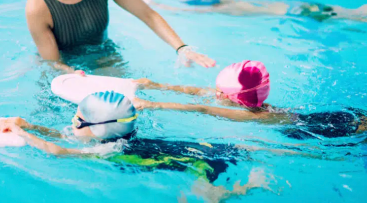 Cursos de natación en Aljamar III