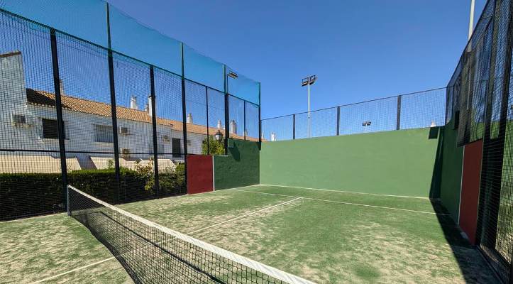 Operativa la pista 1 de pádel tras los trabajos de mejora